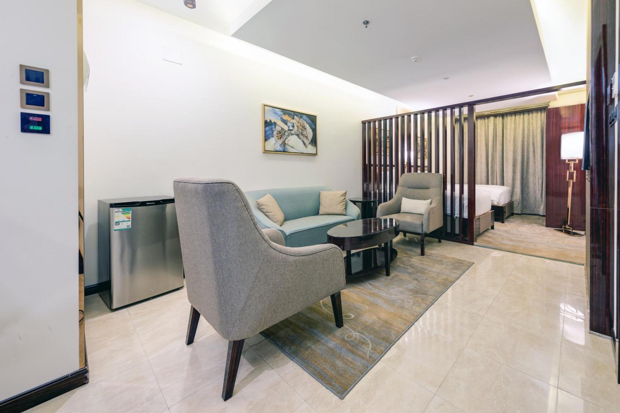 Al Ertiqaa Hotel 3*